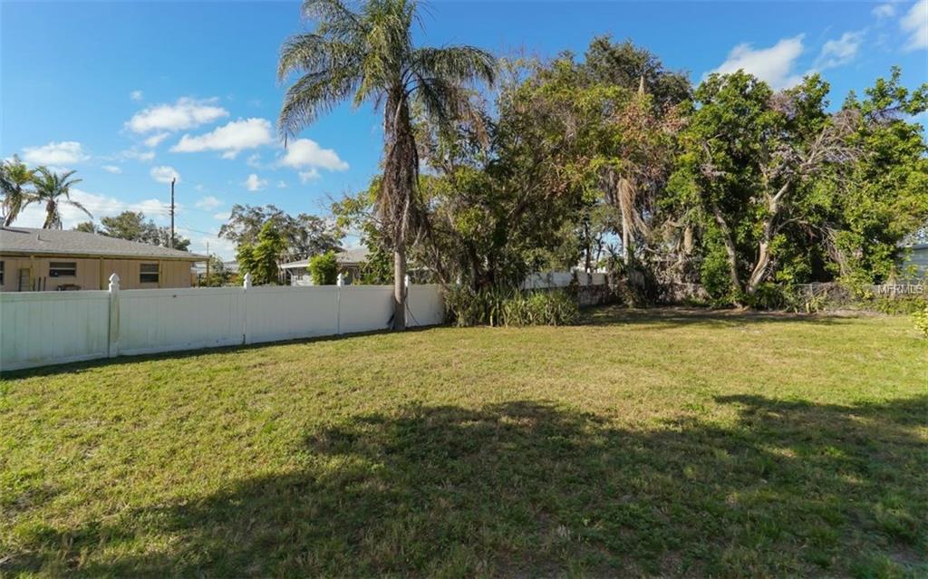 6030 CARLTON AVENUE, SARASOTA, Florida 34231, 3 Bedrooms Bedrooms, 6 Rooms Rooms,2 BathroomsBathrooms,Residential,For sale,CARLTON,A4206683
