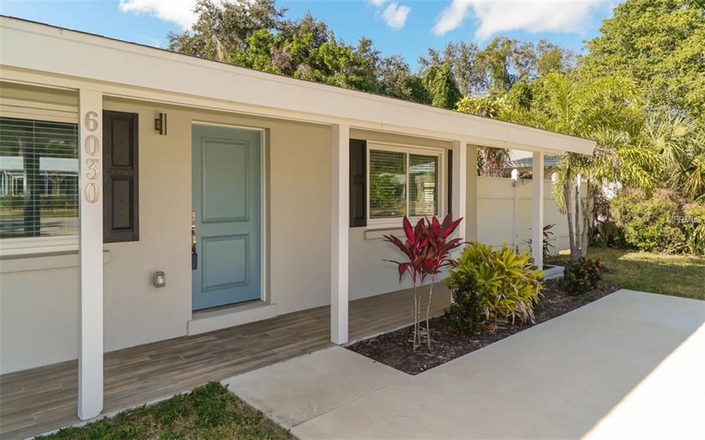 6030 CARLTON AVENUE, SARASOTA, Florida 34231, 3 Bedrooms Bedrooms, 6 Rooms Rooms,2 BathroomsBathrooms,Residential,For sale,CARLTON,A4206683