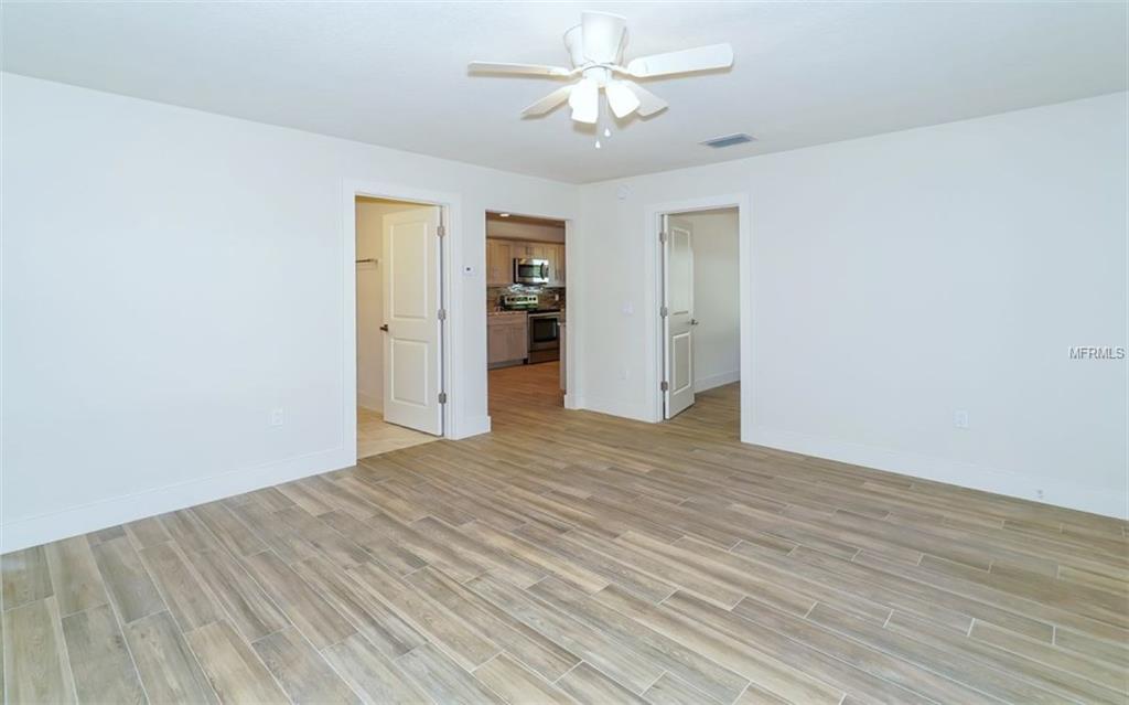 6030 CARLTON AVENUE, SARASOTA, Florida 34231, 3 Bedrooms Bedrooms, 6 Rooms Rooms,2 BathroomsBathrooms,Residential,For sale,CARLTON,A4206683