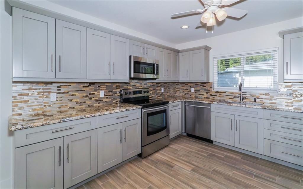 6030 CARLTON AVENUE, SARASOTA, Florida 34231, 3 Bedrooms Bedrooms, 6 Rooms Rooms,2 BathroomsBathrooms,Residential,For sale,CARLTON,A4206683