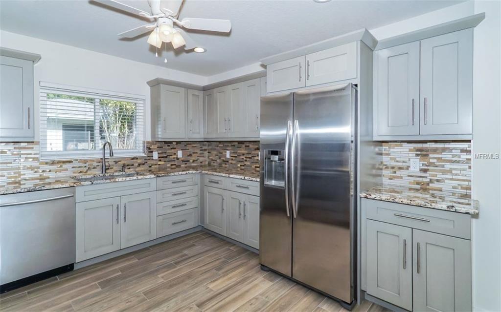 6030 CARLTON AVENUE, SARASOTA, Florida 34231, 3 Bedrooms Bedrooms, 6 Rooms Rooms,2 BathroomsBathrooms,Residential,For sale,CARLTON,A4206683