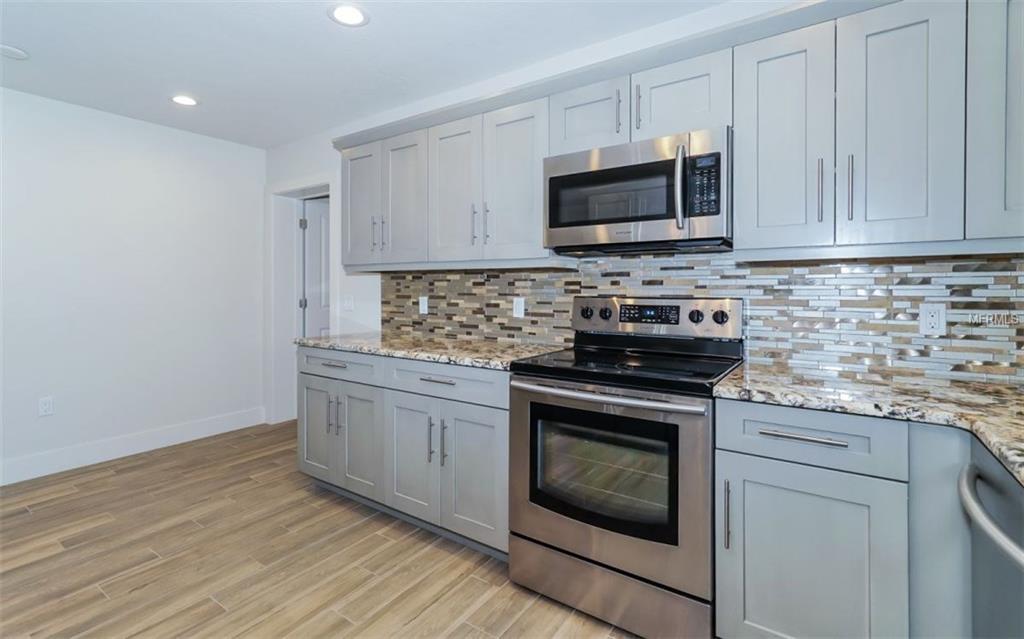 6030 CARLTON AVENUE, SARASOTA, Florida 34231, 3 Bedrooms Bedrooms, 6 Rooms Rooms,2 BathroomsBathrooms,Residential,For sale,CARLTON,A4206683