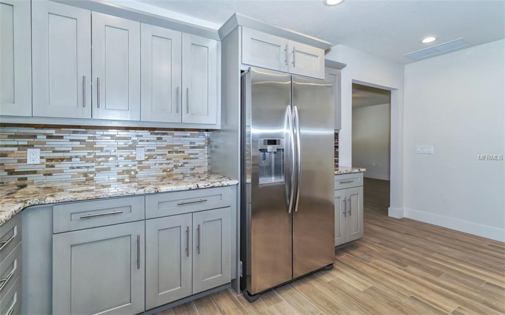 6030 CARLTON AVENUE, SARASOTA, Florida 34231, 3 Bedrooms Bedrooms, 6 Rooms Rooms,2 BathroomsBathrooms,Residential,For sale,CARLTON,A4206683