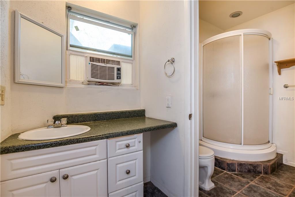 205 N PALM AVENUE, HOWEY IN THE HILLS, Florida 34737, 3 Bedrooms Bedrooms, 6 Rooms Rooms,2 BathroomsBathrooms,Residential,For sale,PALM,G4851781