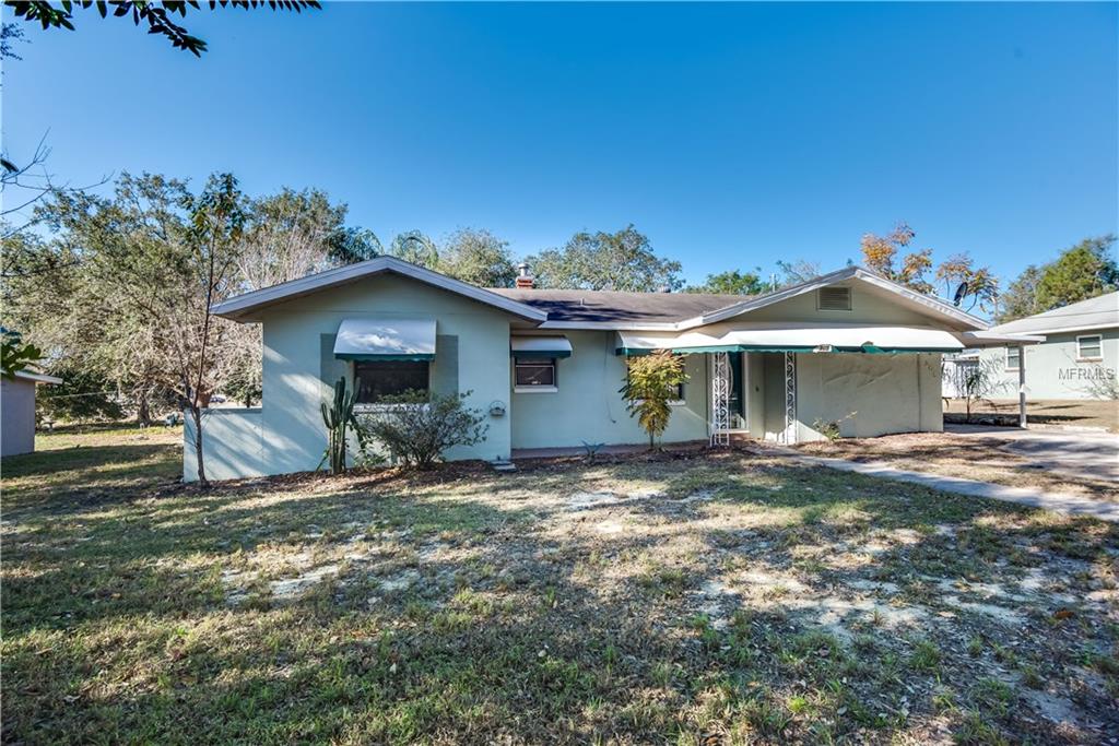 205 N PALM AVENUE, HOWEY IN THE HILLS, Florida 34737, 3 Bedrooms Bedrooms, 6 Rooms Rooms,2 BathroomsBathrooms,Residential,For sale,PALM,G4851781