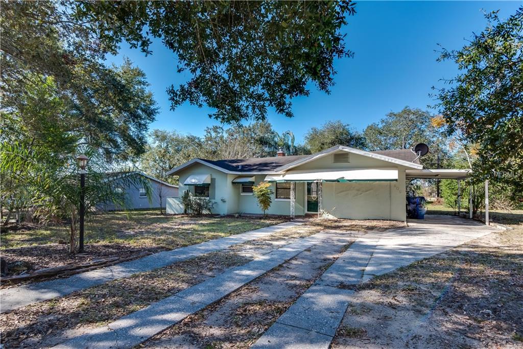 205 N PALM AVENUE, HOWEY IN THE HILLS, Florida 34737, 3 Bedrooms Bedrooms, 6 Rooms Rooms,2 BathroomsBathrooms,Residential,For sale,PALM,G4851781