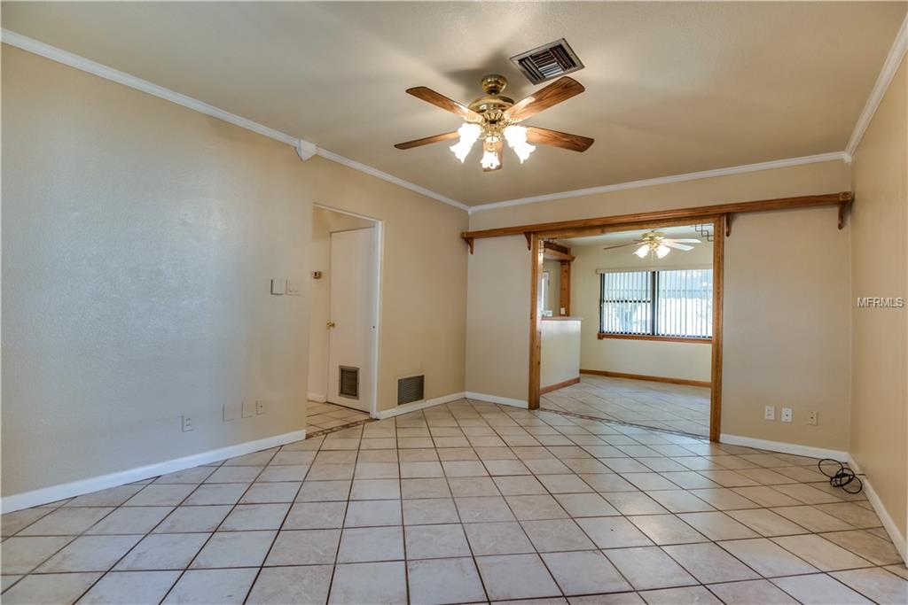 205 N PALM AVENUE, HOWEY IN THE HILLS, Florida 34737, 3 Bedrooms Bedrooms, 6 Rooms Rooms,2 BathroomsBathrooms,Residential,For sale,PALM,G4851781