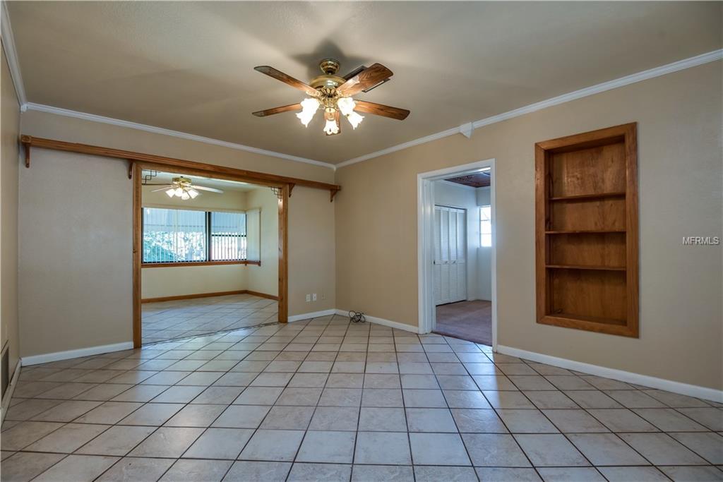 205 N PALM AVENUE, HOWEY IN THE HILLS, Florida 34737, 3 Bedrooms Bedrooms, 6 Rooms Rooms,2 BathroomsBathrooms,Residential,For sale,PALM,G4851781