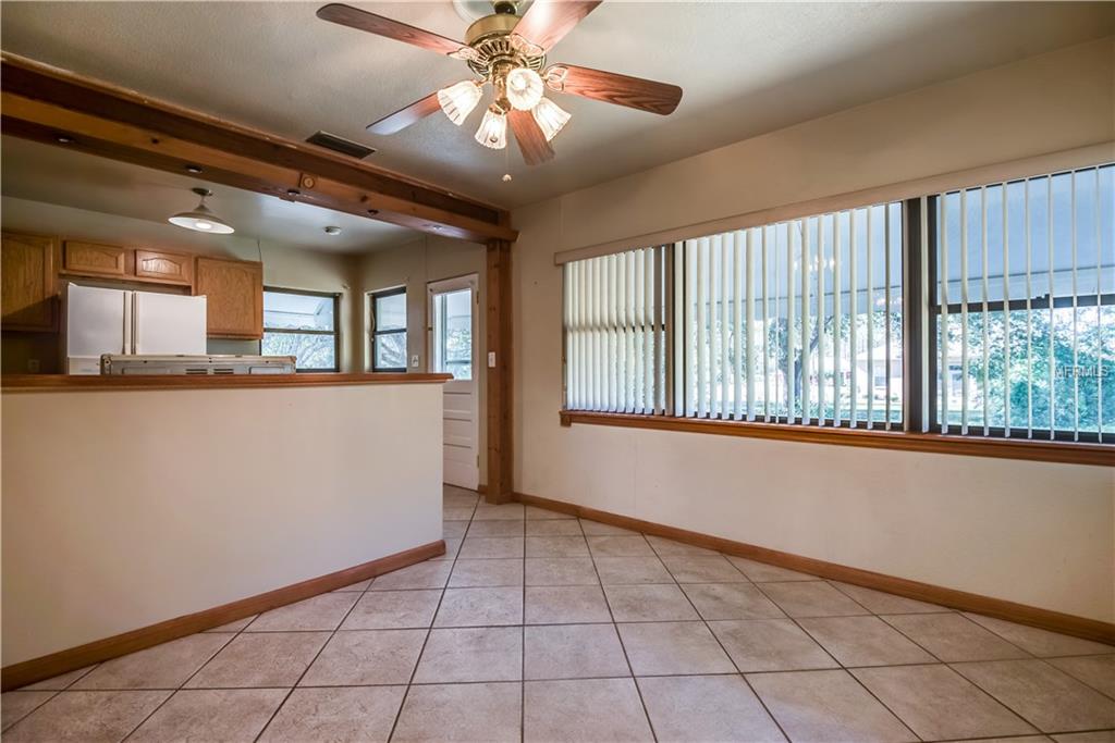 205 N PALM AVENUE, HOWEY IN THE HILLS, Florida 34737, 3 Bedrooms Bedrooms, 6 Rooms Rooms,2 BathroomsBathrooms,Residential,For sale,PALM,G4851781