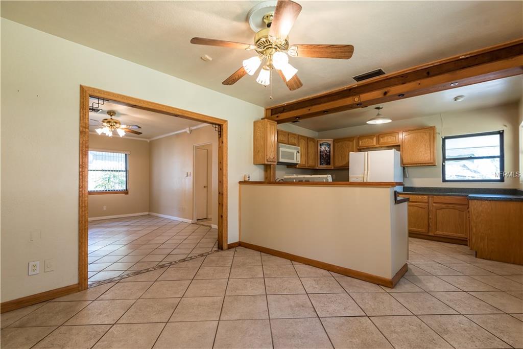 205 N PALM AVENUE, HOWEY IN THE HILLS, Florida 34737, 3 Bedrooms Bedrooms, 6 Rooms Rooms,2 BathroomsBathrooms,Residential,For sale,PALM,G4851781