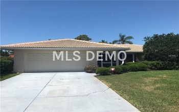 2241 LAKEWOOD DRIVE, NOKOMIS, Florida 34275, 3 Bedrooms Bedrooms, 6 Rooms Rooms,2 BathroomsBathrooms,Residential,For sale,LAKEWOOD,A4208593