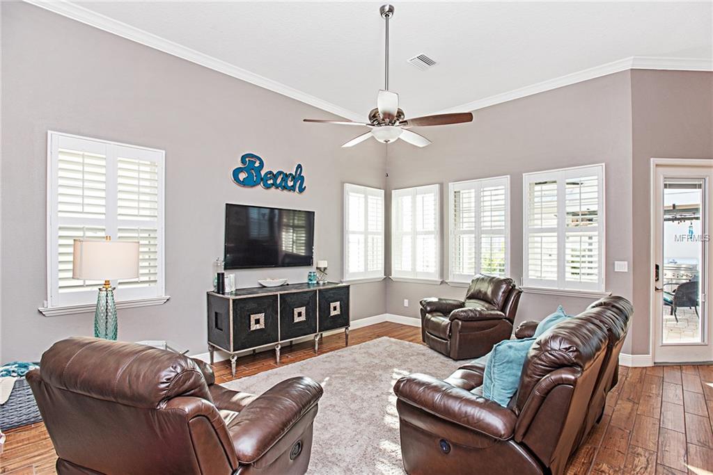 527 WINTERSIDE DRIVE, APOLLO BEACH, Florida 33572, 4 Bedrooms Bedrooms, 4 Rooms Rooms,3 BathroomsBathrooms,Residential,For sale,WINTERSIDE,T2927458