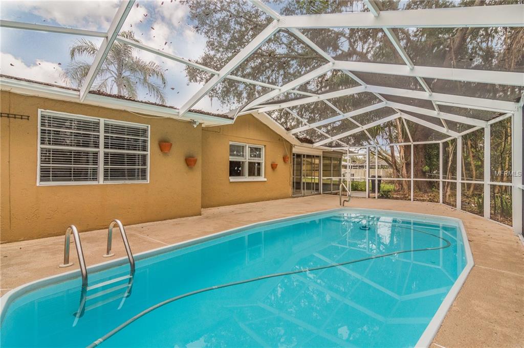 4333 CRESTWOOD BOULEVARD, NEW PORT RICHEY, Florida 34653, 3 Bedrooms Bedrooms, 6 Rooms Rooms,2 BathroomsBathrooms,Residential,For sale,CRESTWOOD,T2928446