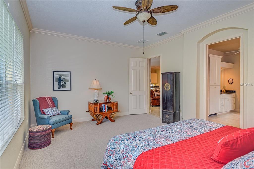 1723 LAUREL GLEN PLACE, LAKELAND, Florida 33803, 3 Bedrooms Bedrooms, 7 Rooms Rooms,2 BathroomsBathrooms,Residential,For sale,LAUREL GLEN,L4721227