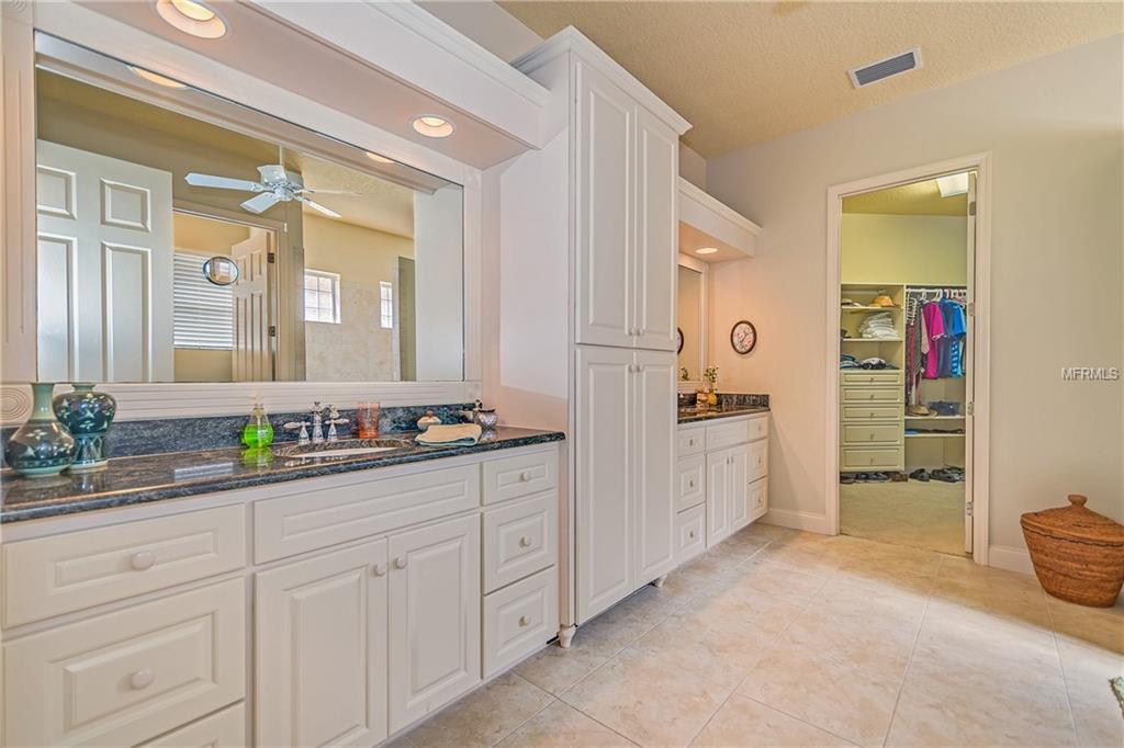 1723 LAUREL GLEN PLACE, LAKELAND, Florida 33803, 3 Bedrooms Bedrooms, 7 Rooms Rooms,2 BathroomsBathrooms,Residential,For sale,LAUREL GLEN,L4721227