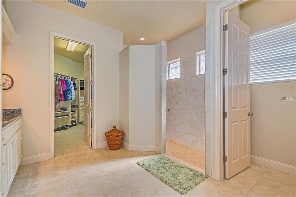 1723 LAUREL GLEN PLACE, LAKELAND, Florida 33803, 3 Bedrooms Bedrooms, 7 Rooms Rooms,2 BathroomsBathrooms,Residential,For sale,LAUREL GLEN,L4721227