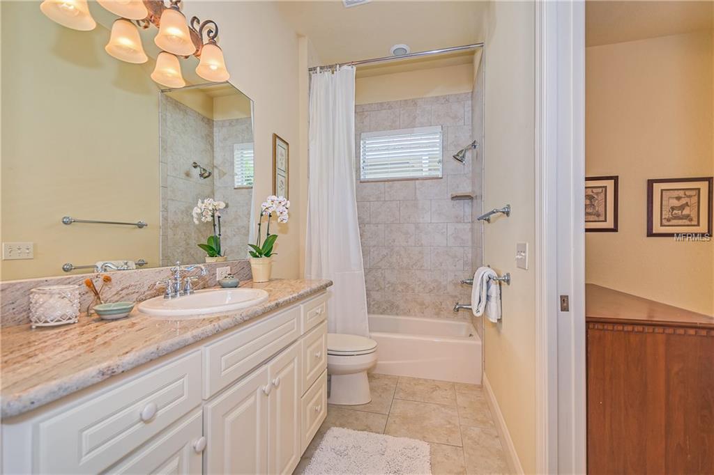 1723 LAUREL GLEN PLACE, LAKELAND, Florida 33803, 3 Bedrooms Bedrooms, 7 Rooms Rooms,2 BathroomsBathrooms,Residential,For sale,LAUREL GLEN,L4721227