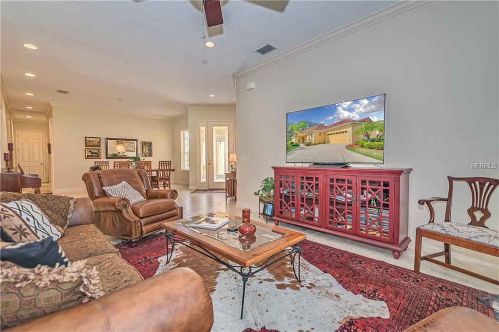 1723 LAUREL GLEN PLACE, LAKELAND, Florida 33803, 3 Bedrooms Bedrooms, 7 Rooms Rooms,2 BathroomsBathrooms,Residential,For sale,LAUREL GLEN,L4721227