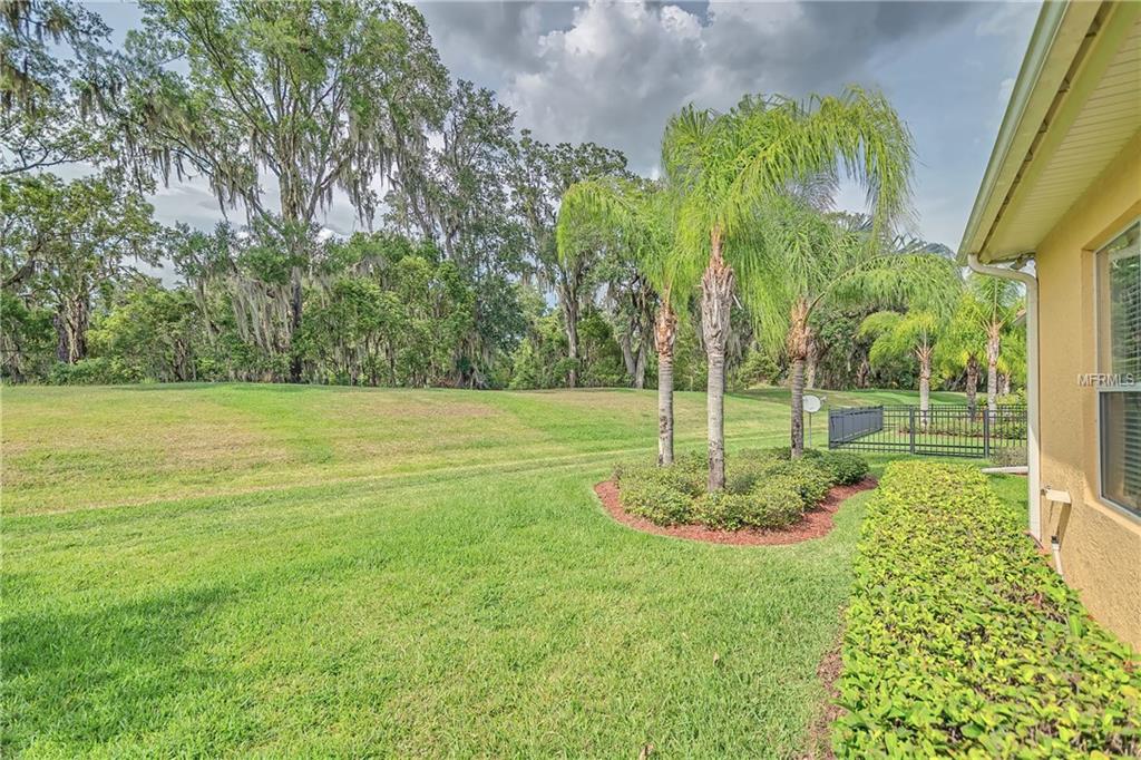 1723 LAUREL GLEN PLACE, LAKELAND, Florida 33803, 3 Bedrooms Bedrooms, 7 Rooms Rooms,2 BathroomsBathrooms,Residential,For sale,LAUREL GLEN,L4721227