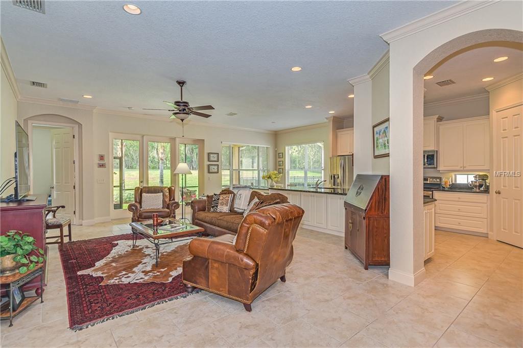 1723 LAUREL GLEN PLACE, LAKELAND, Florida 33803, 3 Bedrooms Bedrooms, 7 Rooms Rooms,2 BathroomsBathrooms,Residential,For sale,LAUREL GLEN,L4721227