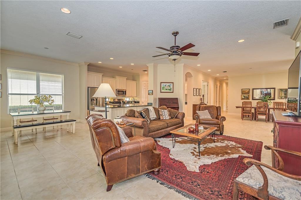 1723 LAUREL GLEN PLACE, LAKELAND, Florida 33803, 3 Bedrooms Bedrooms, 7 Rooms Rooms,2 BathroomsBathrooms,Residential,For sale,LAUREL GLEN,L4721227