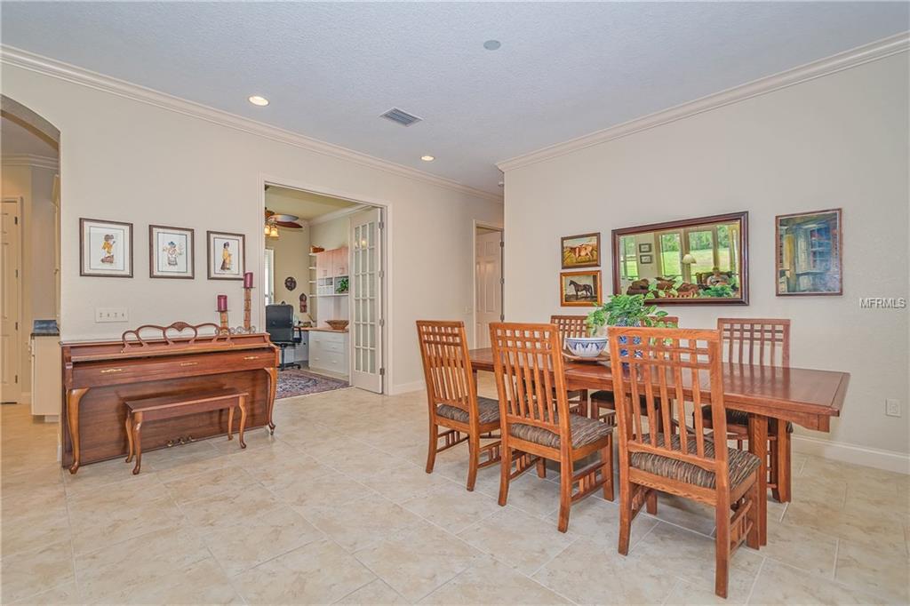 1723 LAUREL GLEN PLACE, LAKELAND, Florida 33803, 3 Bedrooms Bedrooms, 7 Rooms Rooms,2 BathroomsBathrooms,Residential,For sale,LAUREL GLEN,L4721227