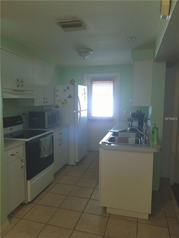 2302 SUMMIT STREET, PORT CHARLOTTE, Florida 33948, 2 Bedrooms Bedrooms, 5 Rooms Rooms,2 BathroomsBathrooms,Residential,For sale,SUMMIT,N5914938