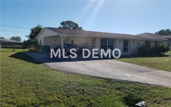 2302 SUMMIT STREET, PORT CHARLOTTE, Florida 33948, 2 Bedrooms Bedrooms, 5 Rooms Rooms,2 BathroomsBathrooms,Residential,For sale,SUMMIT,N5914938