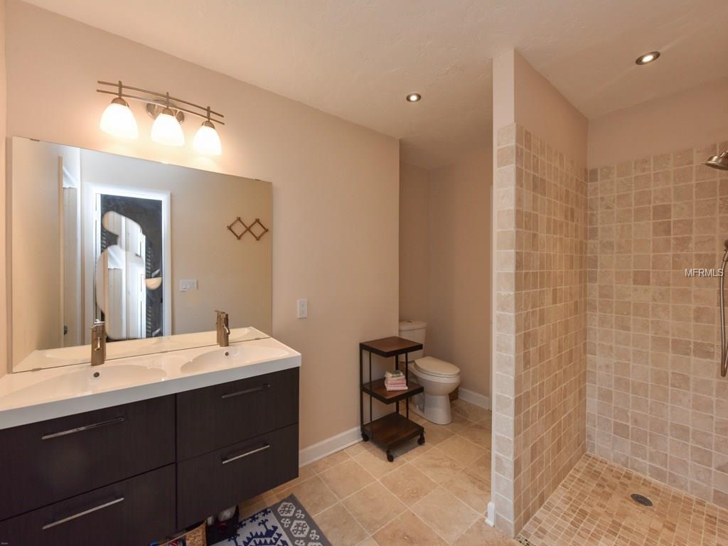 451 ISLAND CIRCLE, SARASOTA, Florida 34242, 3 Bedrooms Bedrooms, 8 Rooms Rooms,3 BathroomsBathrooms,Residential,For sale,ISLAND,A4188795