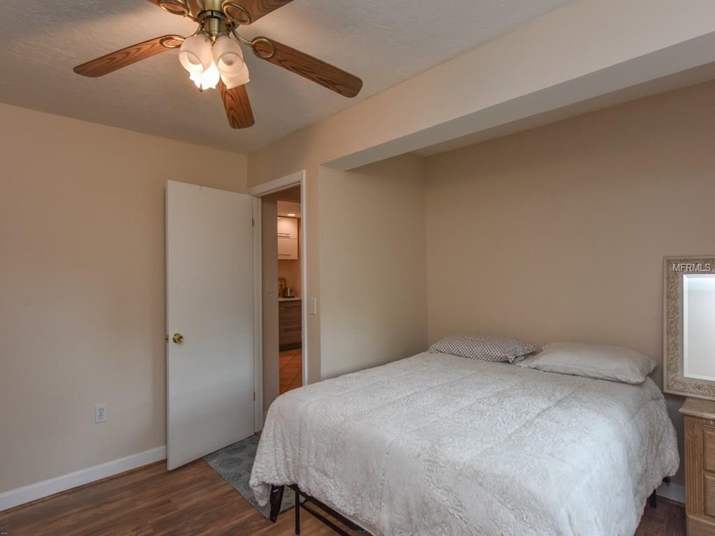 451 ISLAND CIRCLE, SARASOTA, Florida 34242, 3 Bedrooms Bedrooms, 8 Rooms Rooms,3 BathroomsBathrooms,Residential,For sale,ISLAND,A4188795