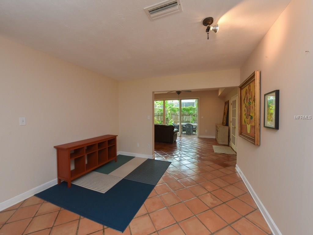 451 ISLAND CIRCLE, SARASOTA, Florida 34242, 3 Bedrooms Bedrooms, 8 Rooms Rooms,3 BathroomsBathrooms,Residential,For sale,ISLAND,A4188795