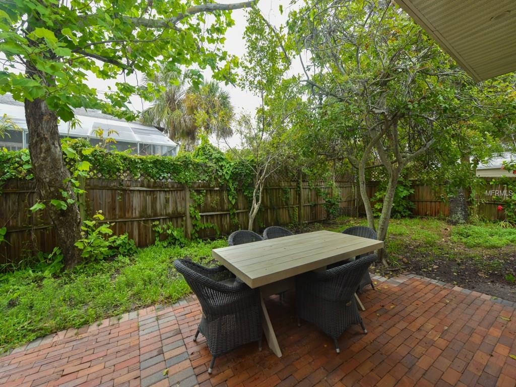 451 ISLAND CIRCLE, SARASOTA, Florida 34242, 3 Bedrooms Bedrooms, 8 Rooms Rooms,3 BathroomsBathrooms,Residential,For sale,ISLAND,A4188795