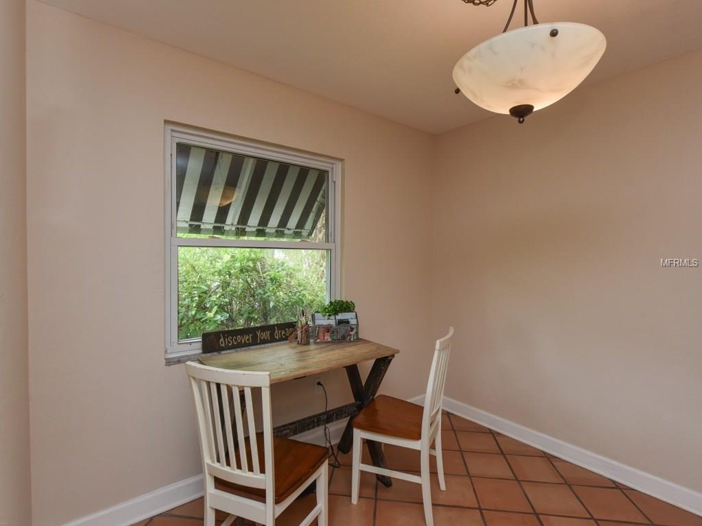 451 ISLAND CIRCLE, SARASOTA, Florida 34242, 3 Bedrooms Bedrooms, 8 Rooms Rooms,3 BathroomsBathrooms,Residential,For sale,ISLAND,A4188795