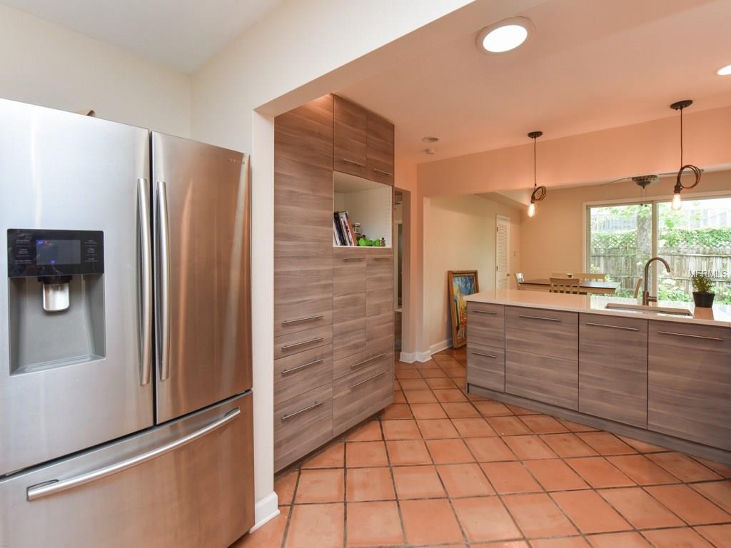 451 ISLAND CIRCLE, SARASOTA, Florida 34242, 3 Bedrooms Bedrooms, 8 Rooms Rooms,3 BathroomsBathrooms,Residential,For sale,ISLAND,A4188795