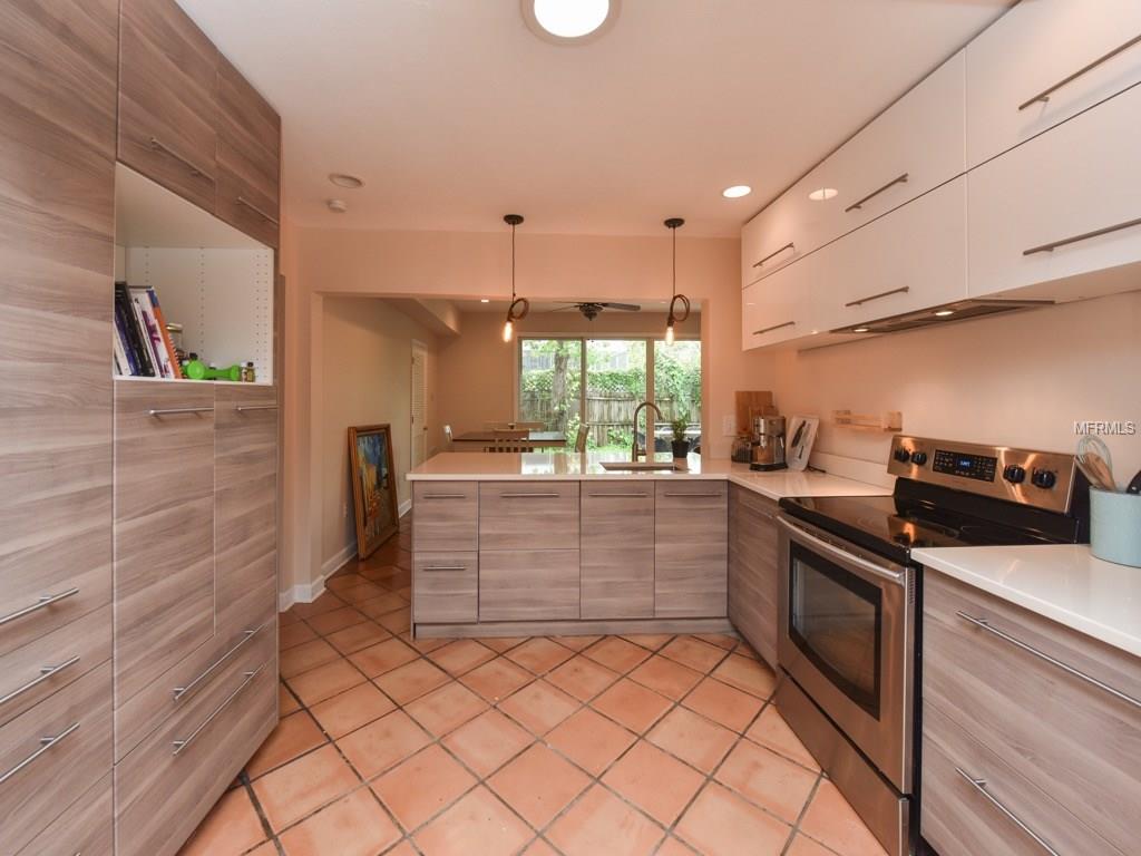 451 ISLAND CIRCLE, SARASOTA, Florida 34242, 3 Bedrooms Bedrooms, 8 Rooms Rooms,3 BathroomsBathrooms,Residential,For sale,ISLAND,A4188795