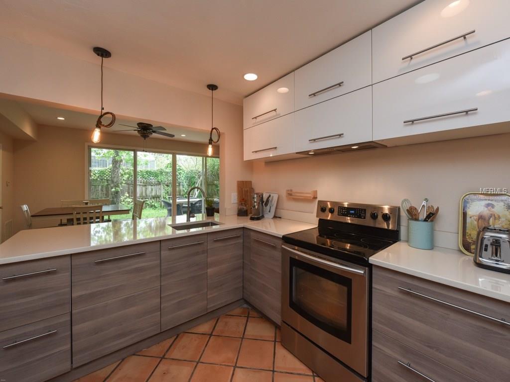 451 ISLAND CIRCLE, SARASOTA, Florida 34242, 3 Bedrooms Bedrooms, 8 Rooms Rooms,3 BathroomsBathrooms,Residential,For sale,ISLAND,A4188795