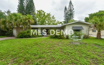 451 ISLAND CIRCLE, SARASOTA, Florida 34242, 3 Bedrooms Bedrooms, 8 Rooms Rooms,3 BathroomsBathrooms,Residential,For sale,ISLAND,A4188795