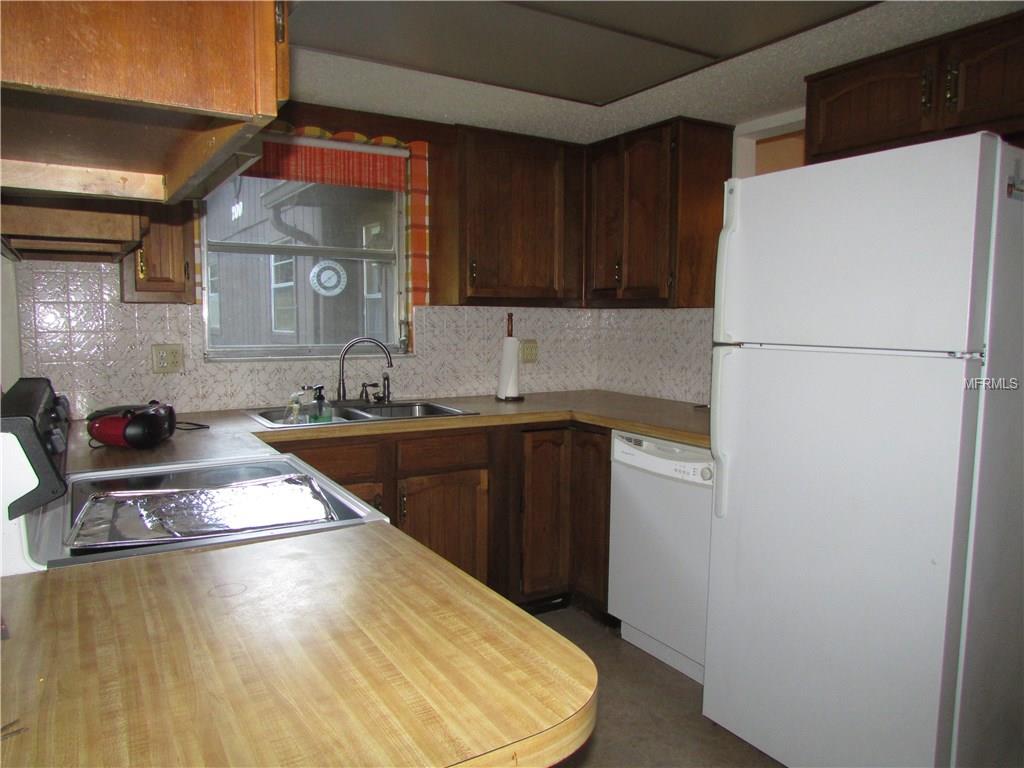 200 LAKE GERTIE ROAD, DELAND, Florida 32720, 2 Bedrooms Bedrooms, 6 Rooms Rooms,1 BathroomBathrooms,Residential,For sale,LAKE GERTIE,V4720204