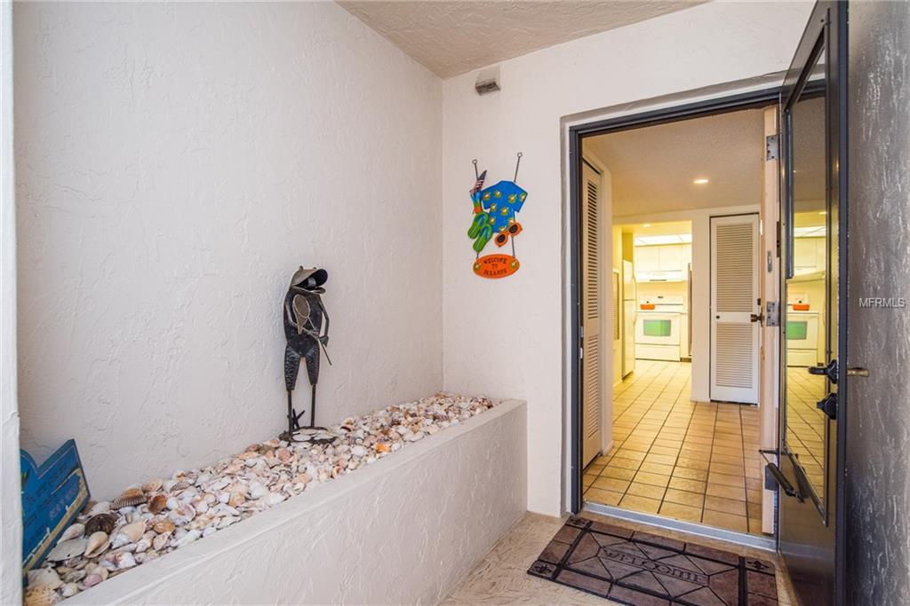 6285 MIDNIGHT PASS ROAD, SARASOTA, Florida 34242, 2 Bedrooms Bedrooms, 5 Rooms Rooms,2 BathroomsBathrooms,Residential,For sale,MIDNIGHT PASS,A4200717