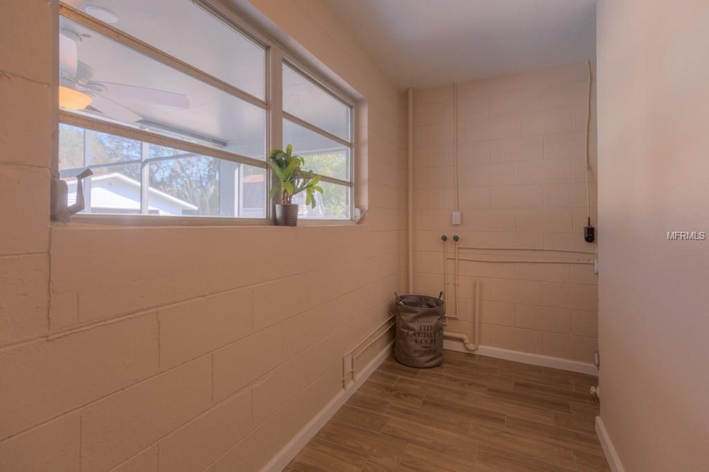 315 S WOODWARD AVENUE, DELAND, Florida 32720, 4 Bedrooms Bedrooms, 7 Rooms Rooms,3 BathroomsBathrooms,Residential,For sale,WOODWARD,V4722917