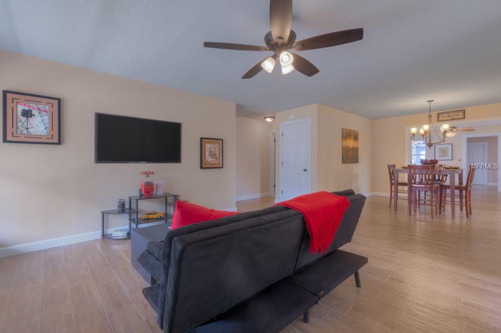 315 S WOODWARD AVENUE, DELAND, Florida 32720, 4 Bedrooms Bedrooms, 7 Rooms Rooms,3 BathroomsBathrooms,Residential,For sale,WOODWARD,V4722917