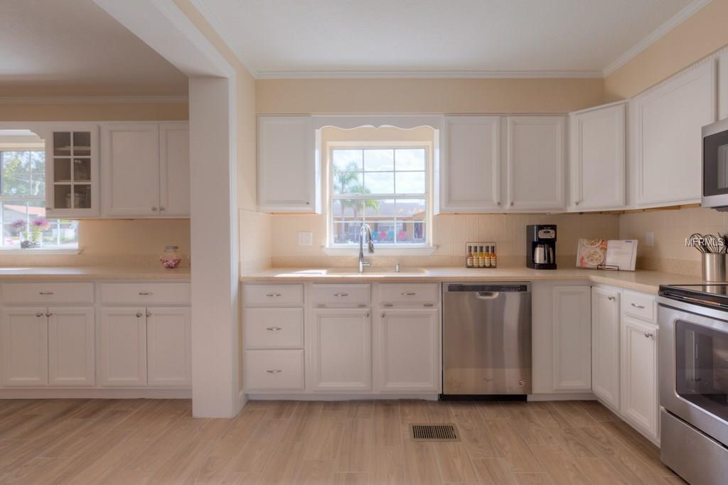 315 S WOODWARD AVENUE, DELAND, Florida 32720, 4 Bedrooms Bedrooms, 7 Rooms Rooms,3 BathroomsBathrooms,Residential,For sale,WOODWARD,V4722917