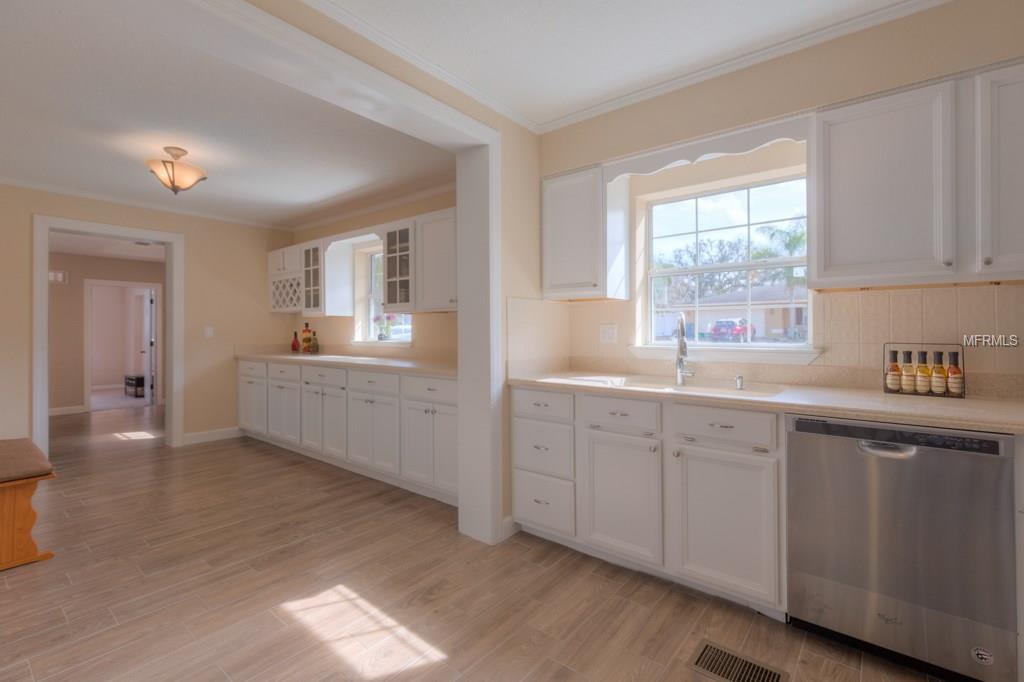 315 S WOODWARD AVENUE, DELAND, Florida 32720, 4 Bedrooms Bedrooms, 7 Rooms Rooms,3 BathroomsBathrooms,Residential,For sale,WOODWARD,V4722917