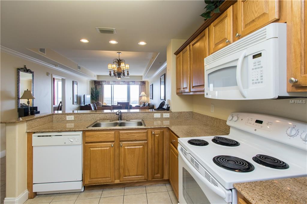 13427 BLUE HERON BEACH DRIVE, ORLANDO, Florida 32821, 2 Bedrooms Bedrooms, 5 Rooms Rooms,2 BathroomsBathrooms,Residential,For sale,BLUE HERON BEACH,O5561723