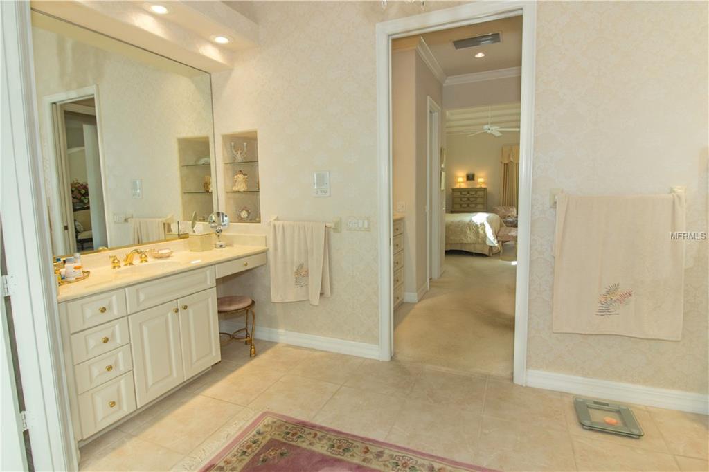 41 DOMINICA DRIVE, ENGLEWOOD, Florida 34223, 4 Bedrooms Bedrooms, 7 Rooms Rooms,3 BathroomsBathrooms,Residential,For sale,DOMINICA,D5922683