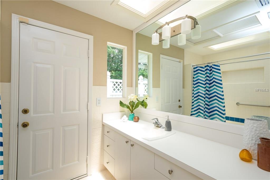 4419 W CLEVELAND STREET, TAMPA, Florida 33609, 4 Bedrooms Bedrooms, 3 Rooms Rooms,3 BathroomsBathrooms,Residential,For sale,CLEVELAND,T2926707