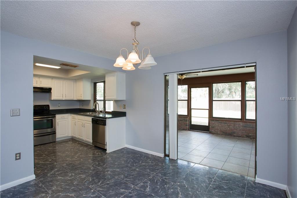 2954 COUNTRY RIDGE LN, LAKELAND, Florida 33801, 3 Bedrooms Bedrooms, 6 Rooms Rooms,2 BathroomsBathrooms,Residential,For sale,COUNTRY RIDGE LN,P4719052