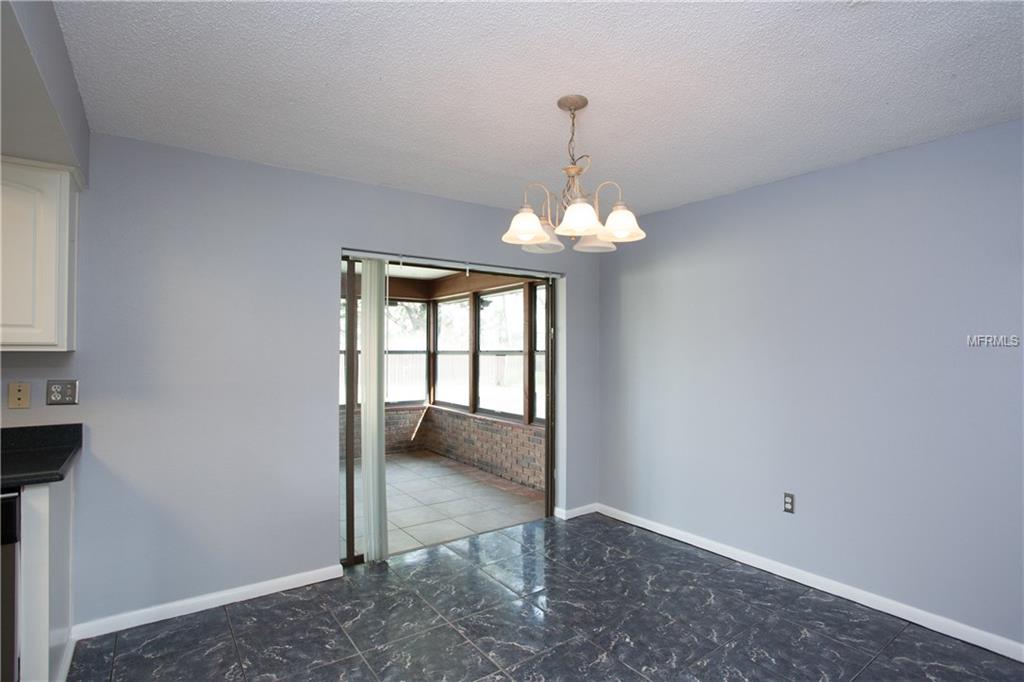 2954 COUNTRY RIDGE LN, LAKELAND, Florida 33801, 3 Bedrooms Bedrooms, 6 Rooms Rooms,2 BathroomsBathrooms,Residential,For sale,COUNTRY RIDGE LN,P4719052