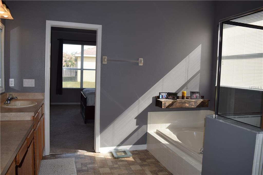 7122 CROMWELL PARK LANE, APOLLO BEACH, Florida 33572, 4 Bedrooms Bedrooms, 8 Rooms Rooms,2 BathroomsBathrooms,Residential,For sale,CROMWELL PARK,T2928578