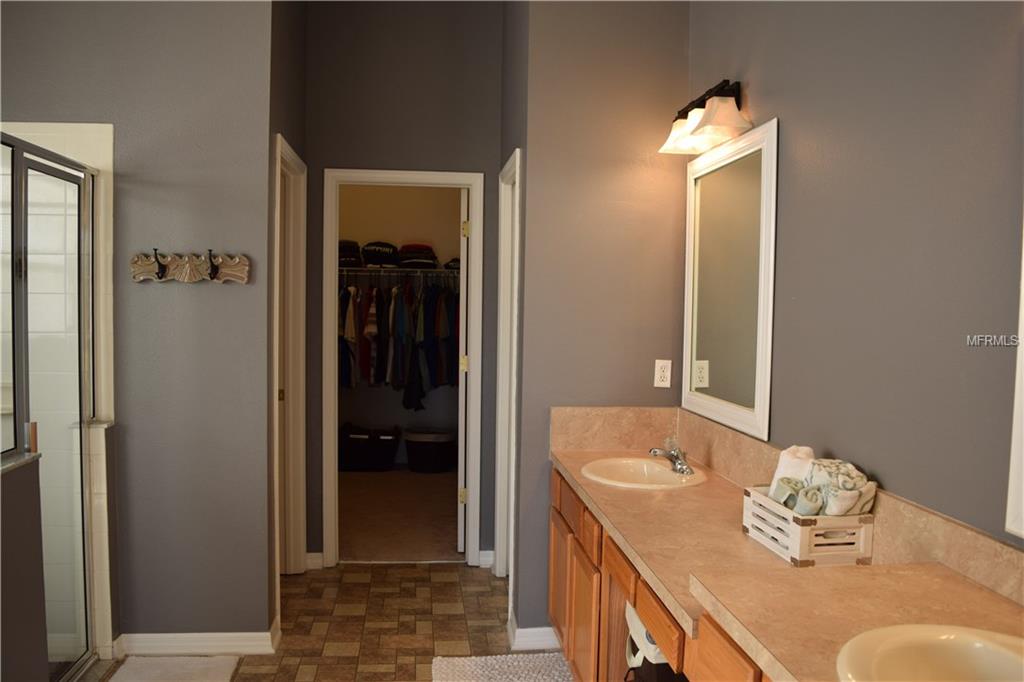 7122 CROMWELL PARK LANE, APOLLO BEACH, Florida 33572, 4 Bedrooms Bedrooms, 8 Rooms Rooms,2 BathroomsBathrooms,Residential,For sale,CROMWELL PARK,T2928578